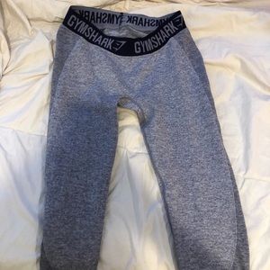 Gym shark leggings